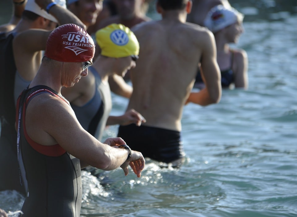 Apprendre à nager à tout âge avec des cours de natation pour adultes